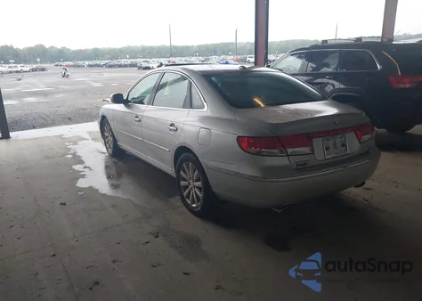 2010 Hyundai Azera Limited z USA, uszkodzony, nr VIN KMHFC4DF3AA451132